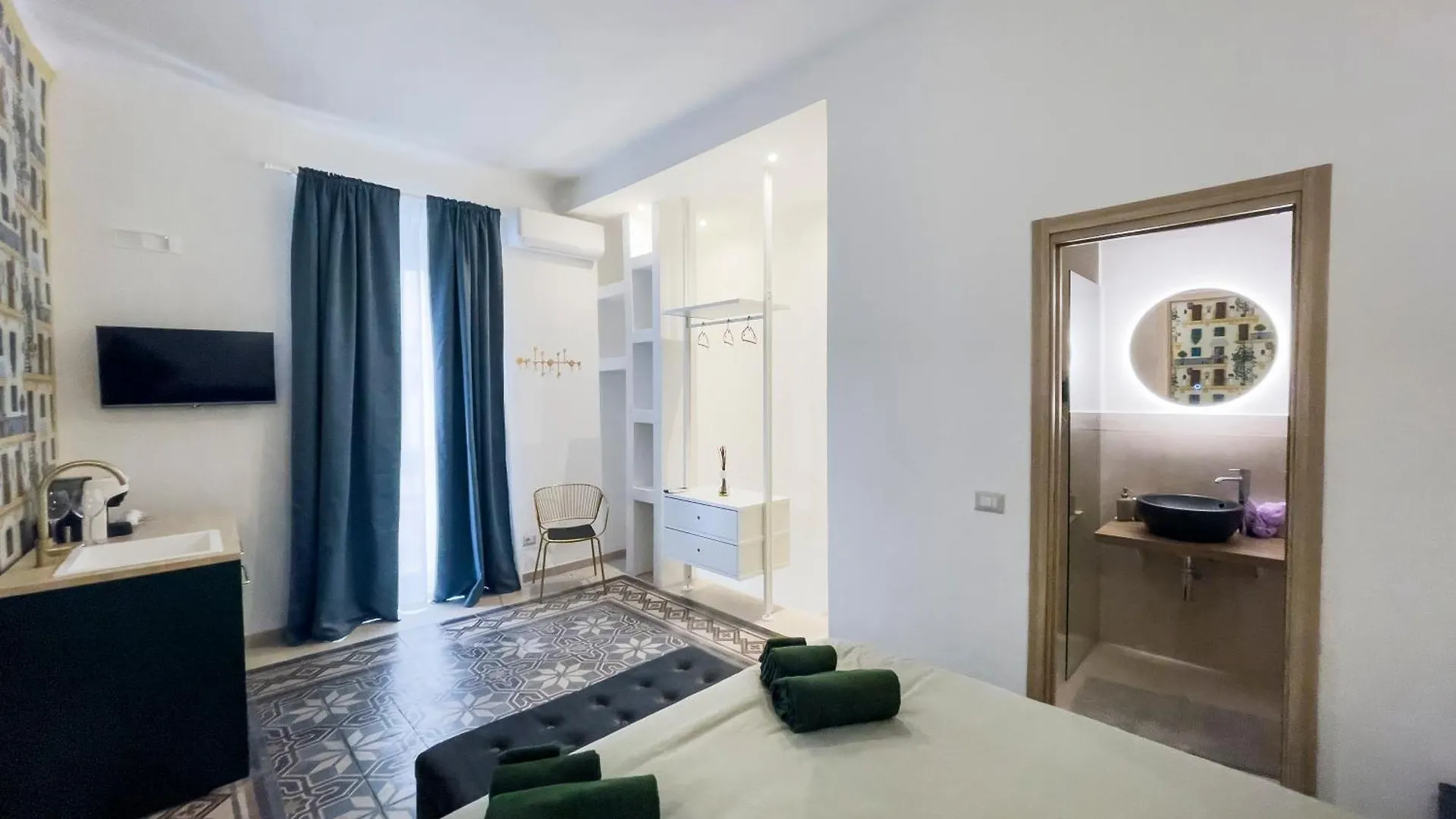 Saint Barth Guest House - Steps Loft In Bari 0*,
